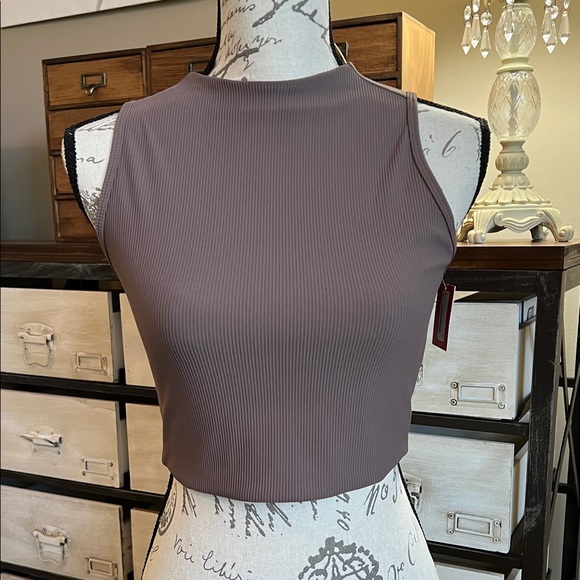 NEW SPANX Brown Contour Ribbed Mock Neck Crop Top - Picture 2 of 8